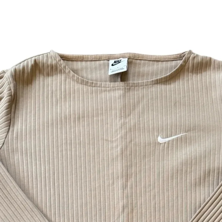 Woman's Small Nike Beige Flared Long Sleeved Sleeve T-Shirt