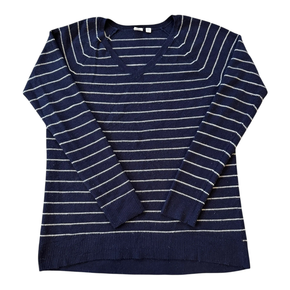 Woman's Medium Tall Gap Navy Thin V-Neck