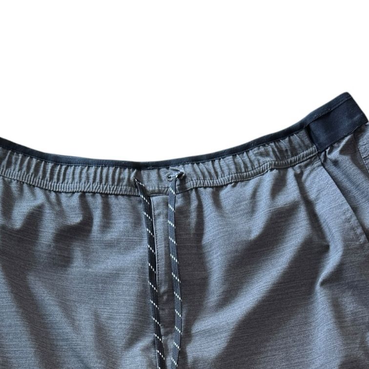 Large Columbia Speckled Grey Shorts