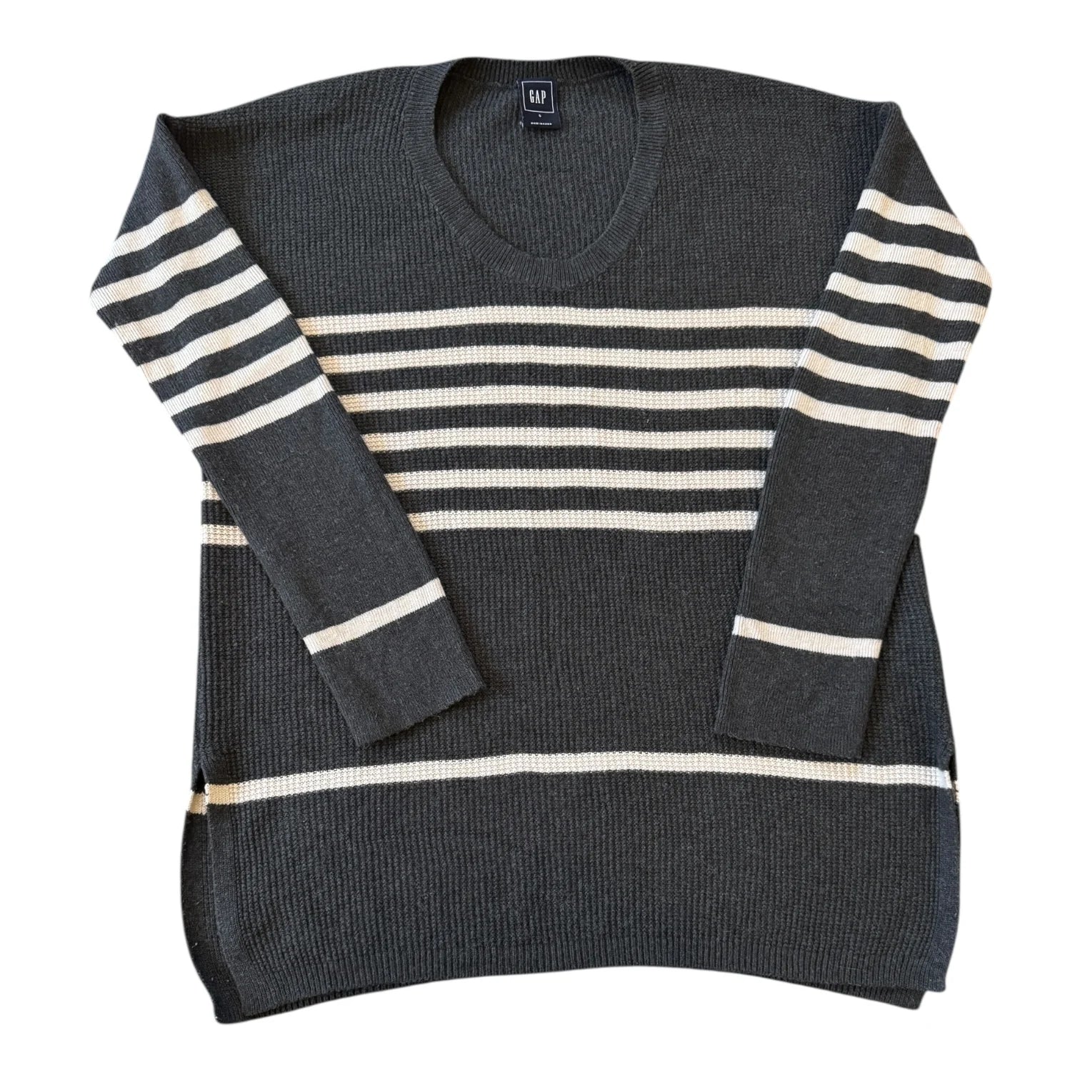 Women's Small Gap Grey V-Neck Jumper