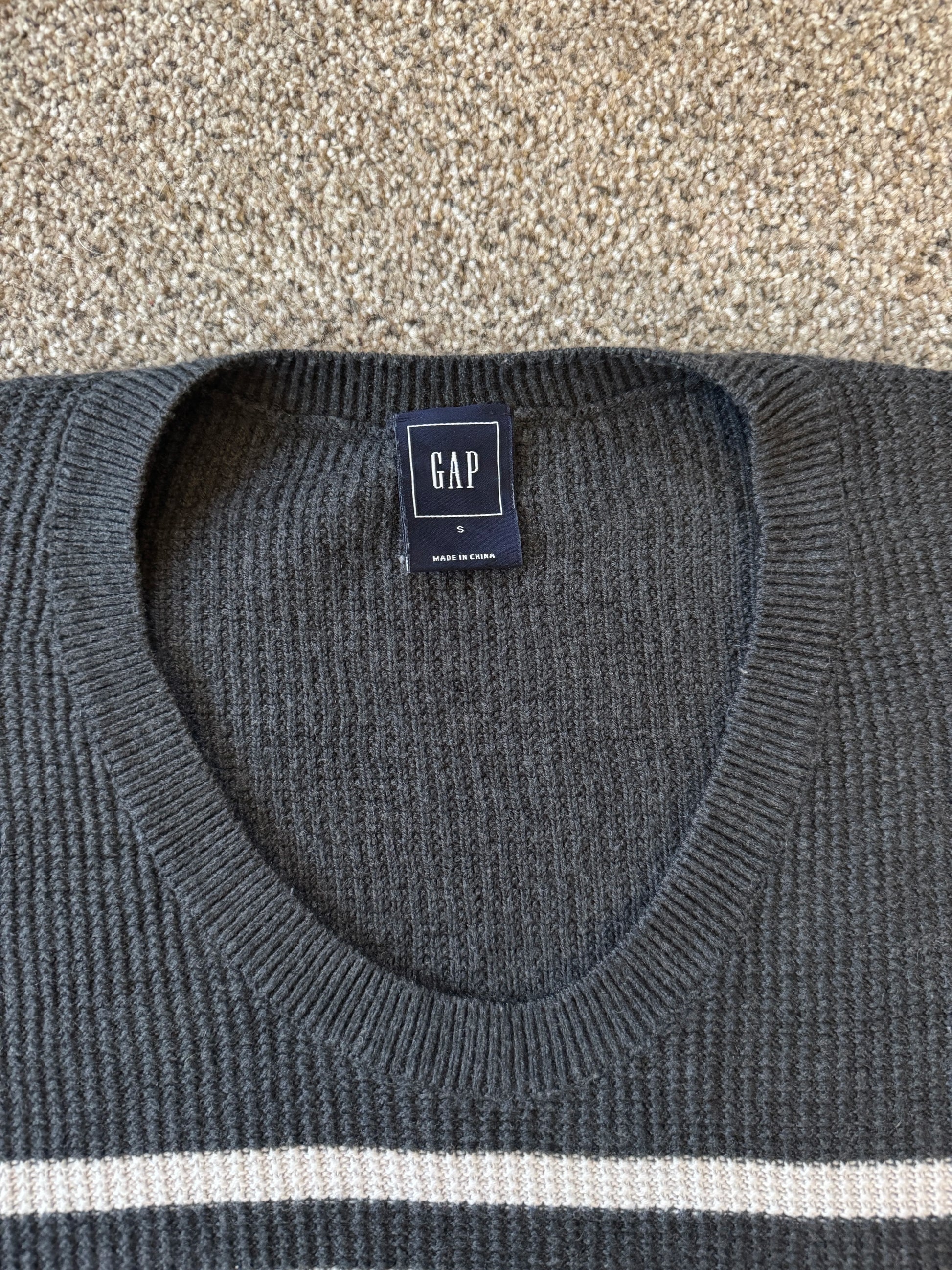 Women's Small Gap Grey V-Neck Jumper