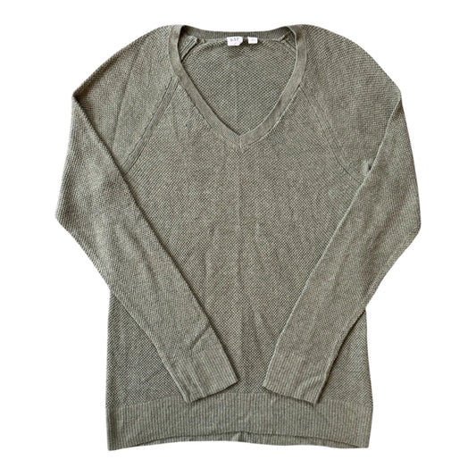 Woman's Medium Gap Green Thin Knitted V-Neck Jumper