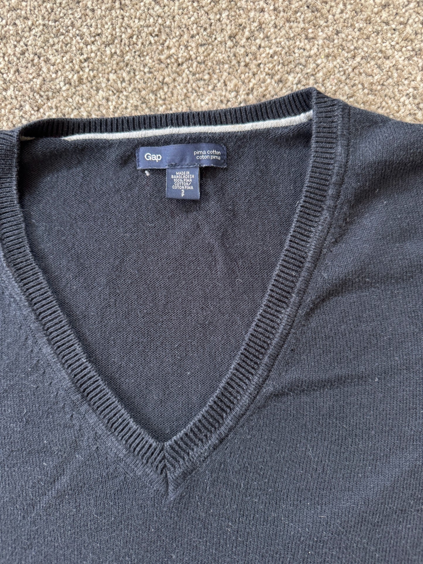 Woman's Small Gap Navy Thin V-Neck Jumper