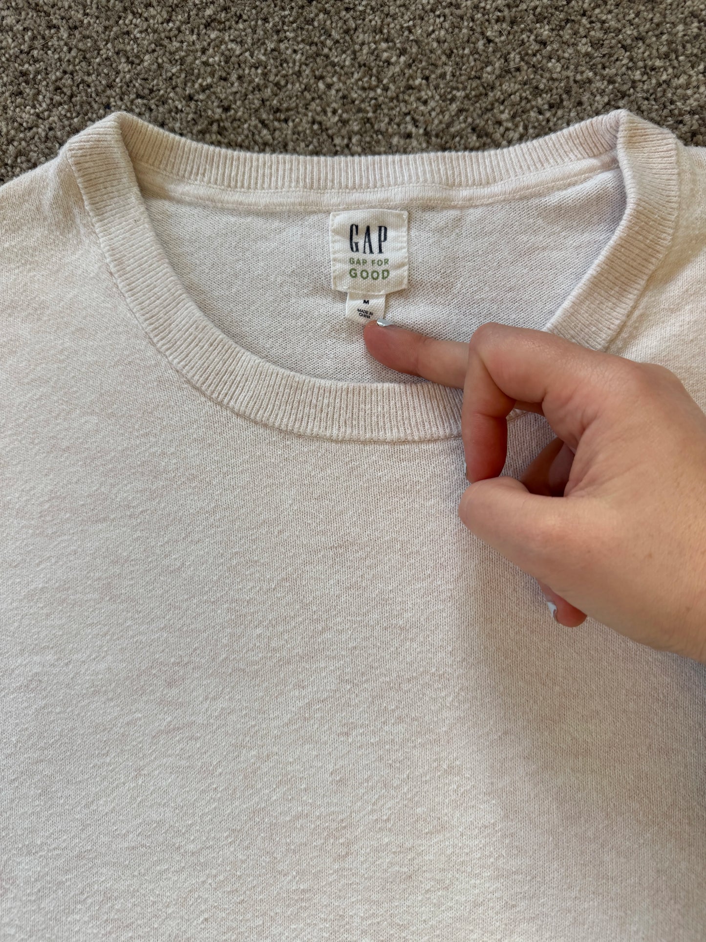 <p>Medium Gap Off-White Red Specked Thin Jumper</p>