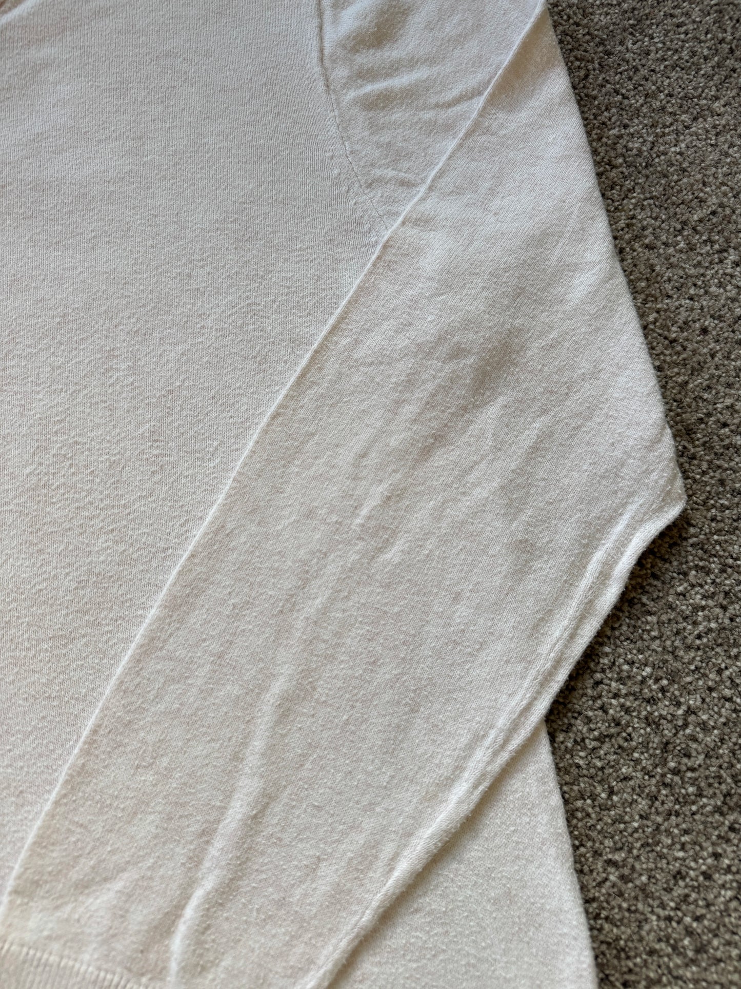 <p>Medium Gap Off-White Red Specked Thin Jumper</p>