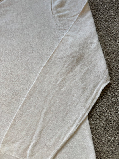 <p>Medium Gap Off-White Red Specked Thin Jumper</p>