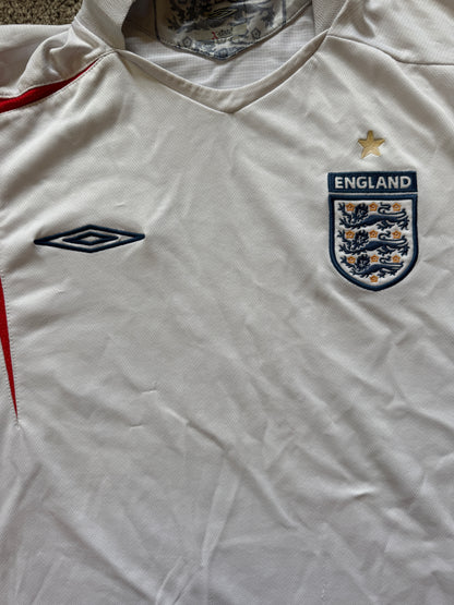 05-07 Medium White Umbro England Football Shirt