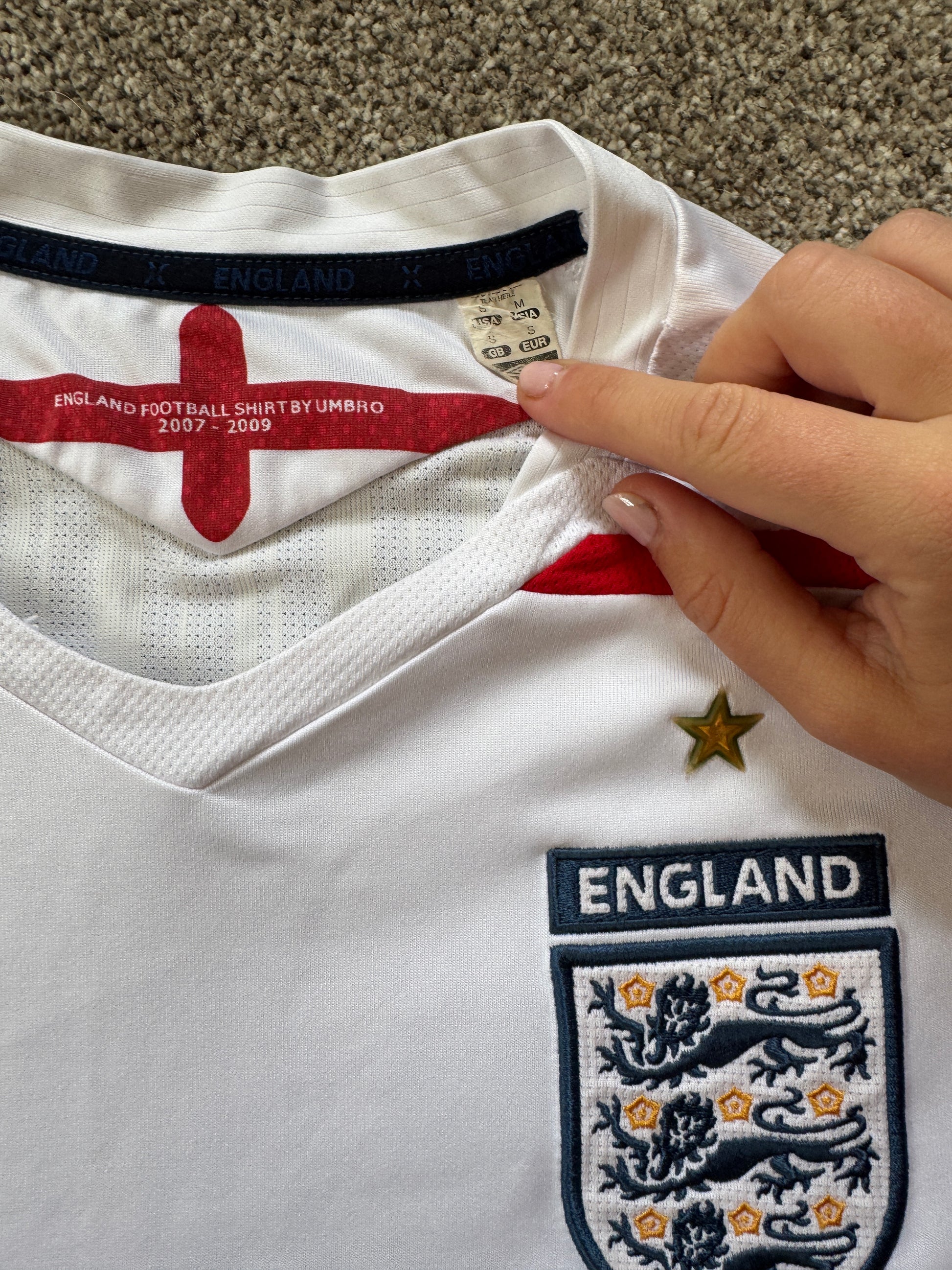 2007-09 Small Umbro White England Football Shirt