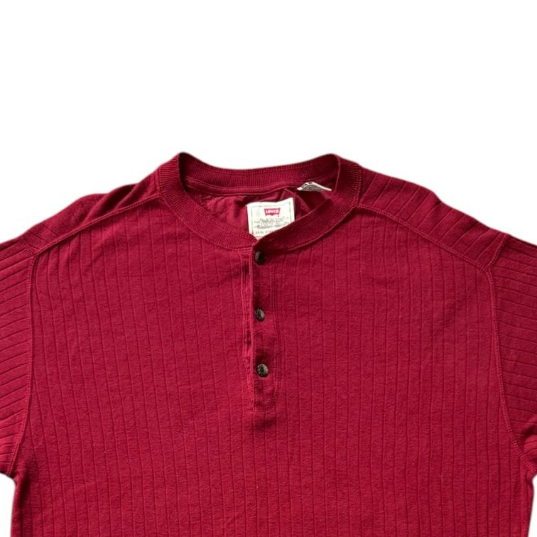 Medium Levi's Red Knitted Henley T-Shirt