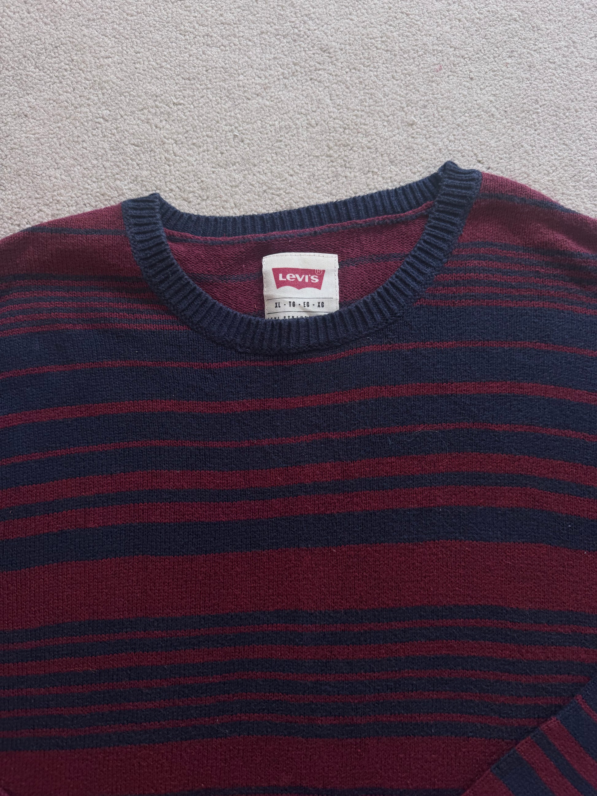 Extra large Levi's Navy and Burgundy Sweatshirt