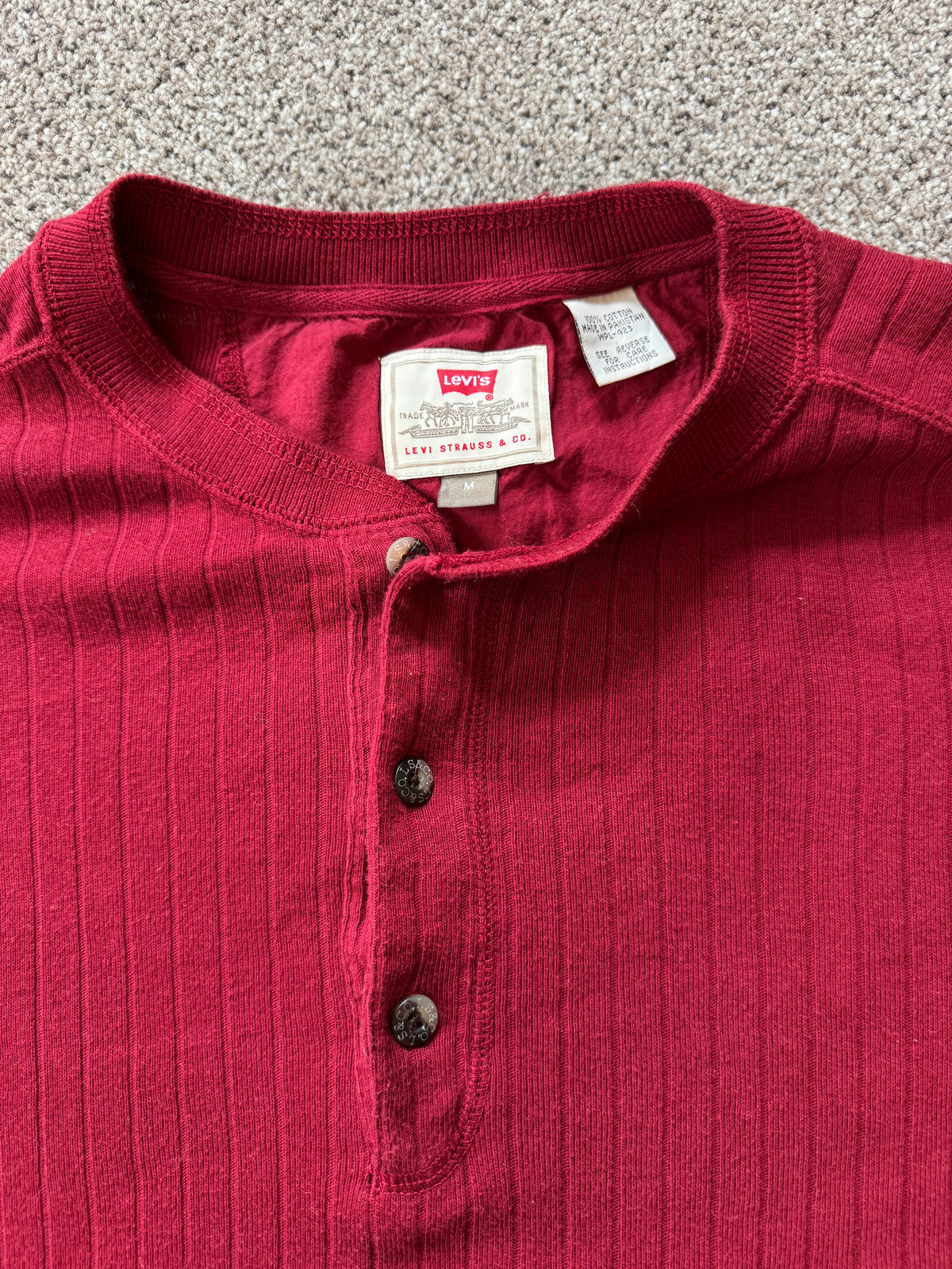 Medium Levi's Red Knitted Henley T-Shirt