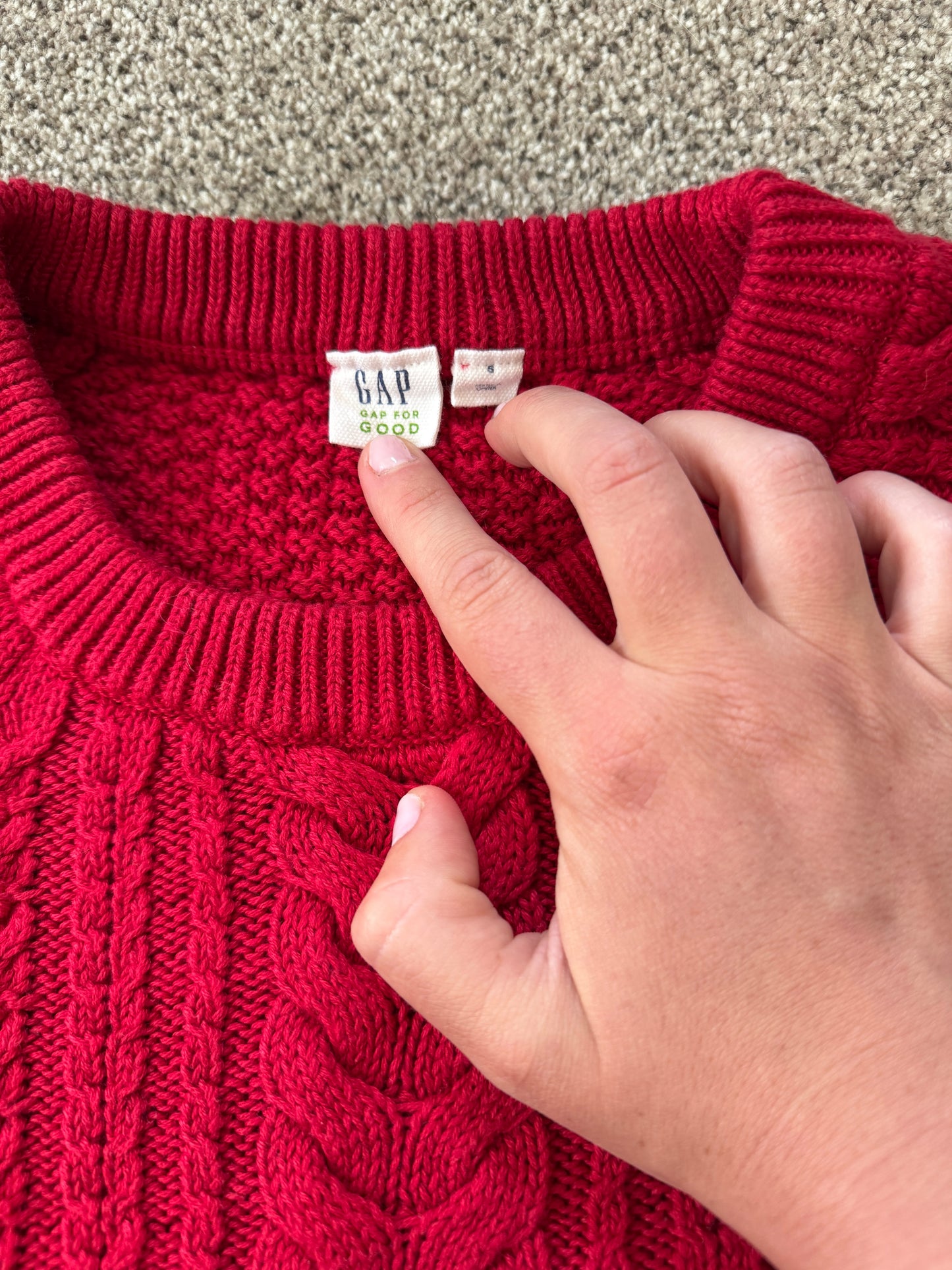 Woman's Small Gap Red Cable Knit Jumper