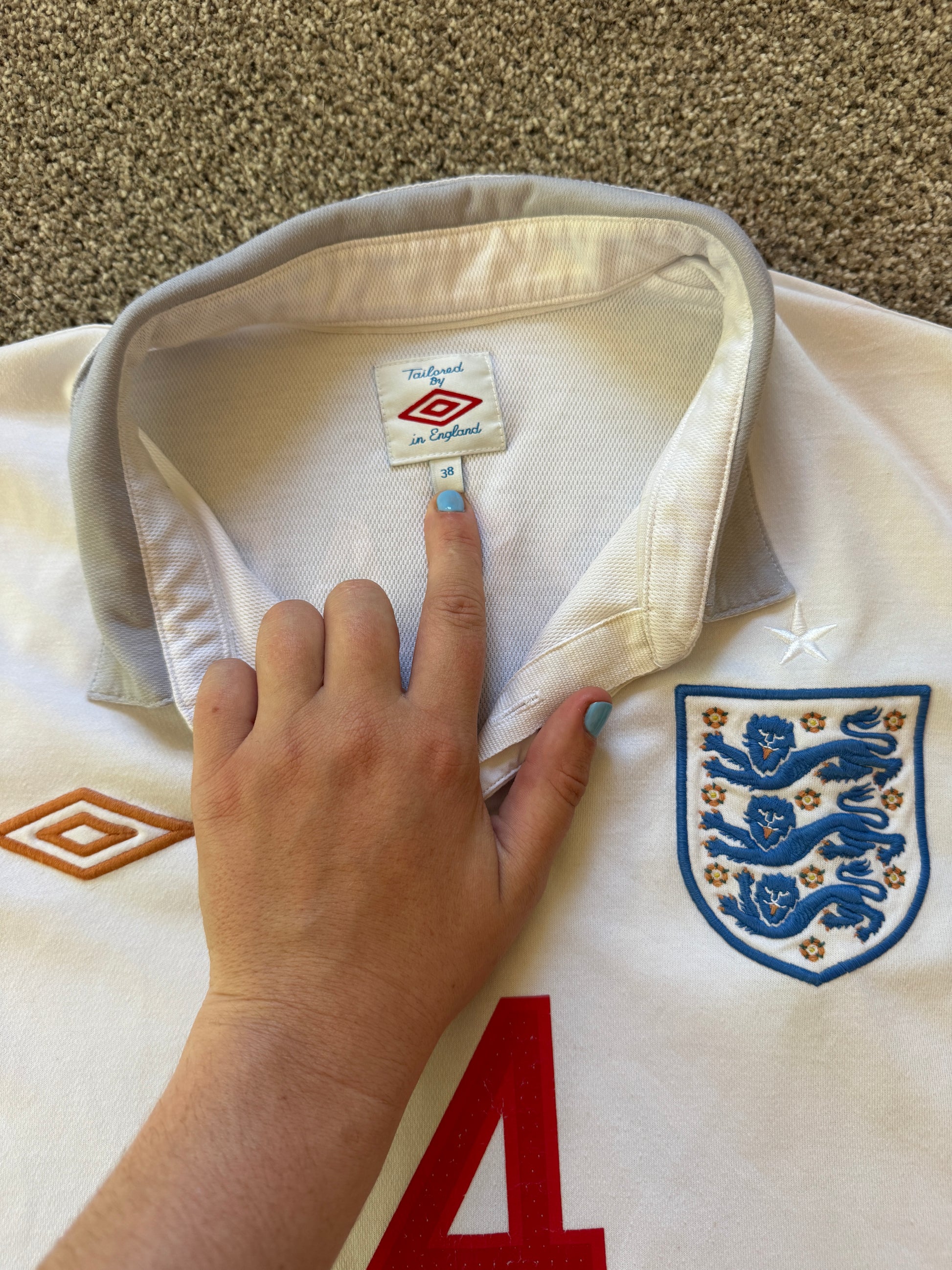 Medium 2009-10 Umbro White Gerrard 4 England Football Shirt