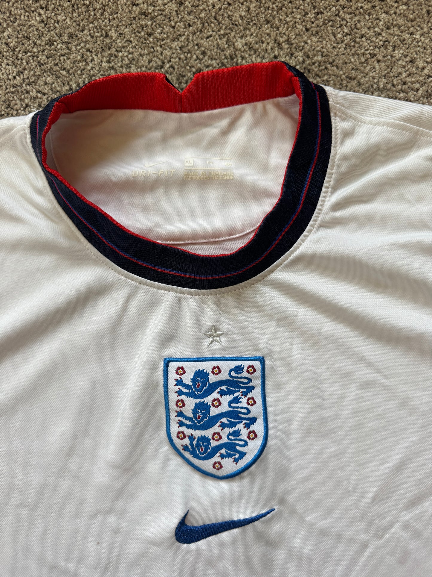 Extra large Nike England Football Shirt