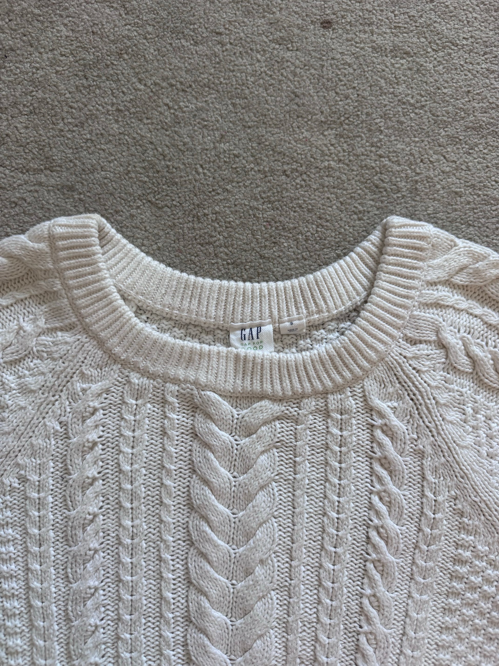 Woman's Small Gap White Cable Knit Jumper